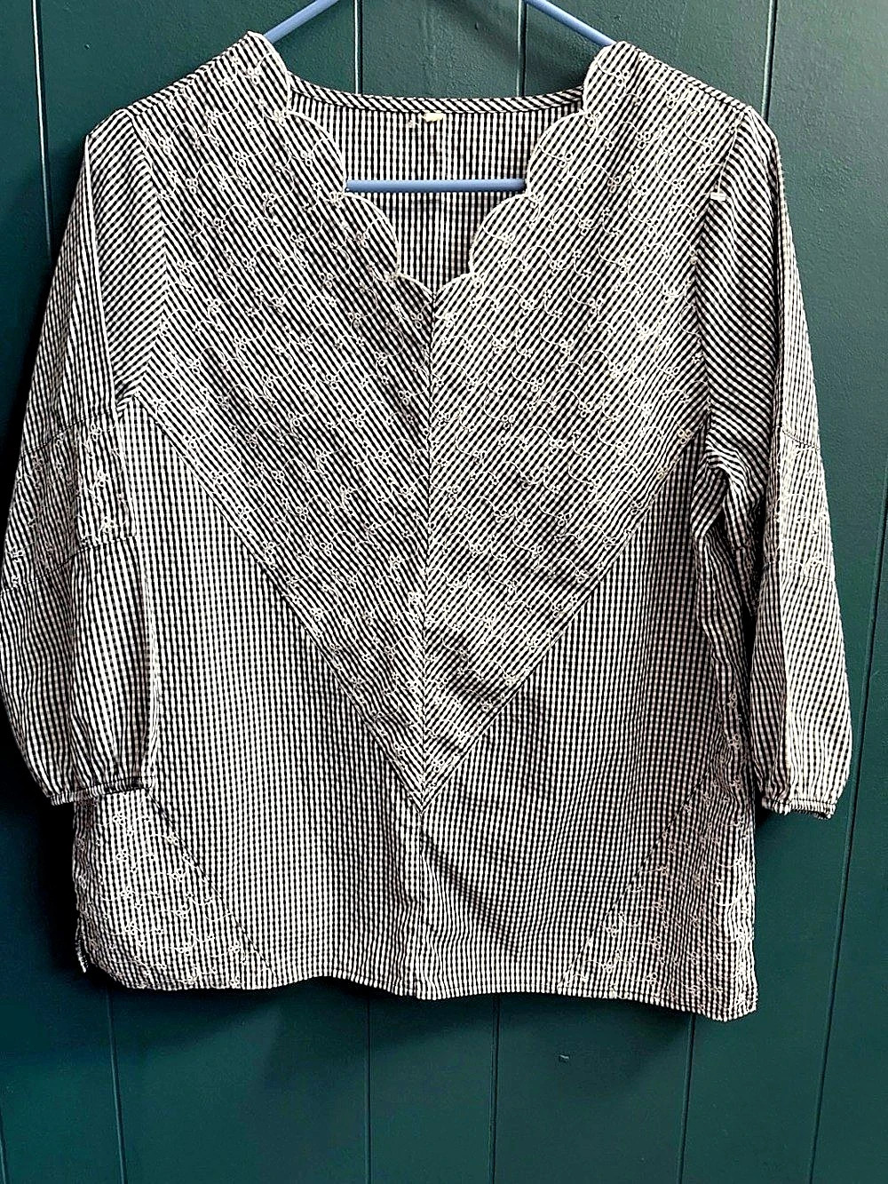 Gingham Scalloped Neck Blouse in Black & White Like New